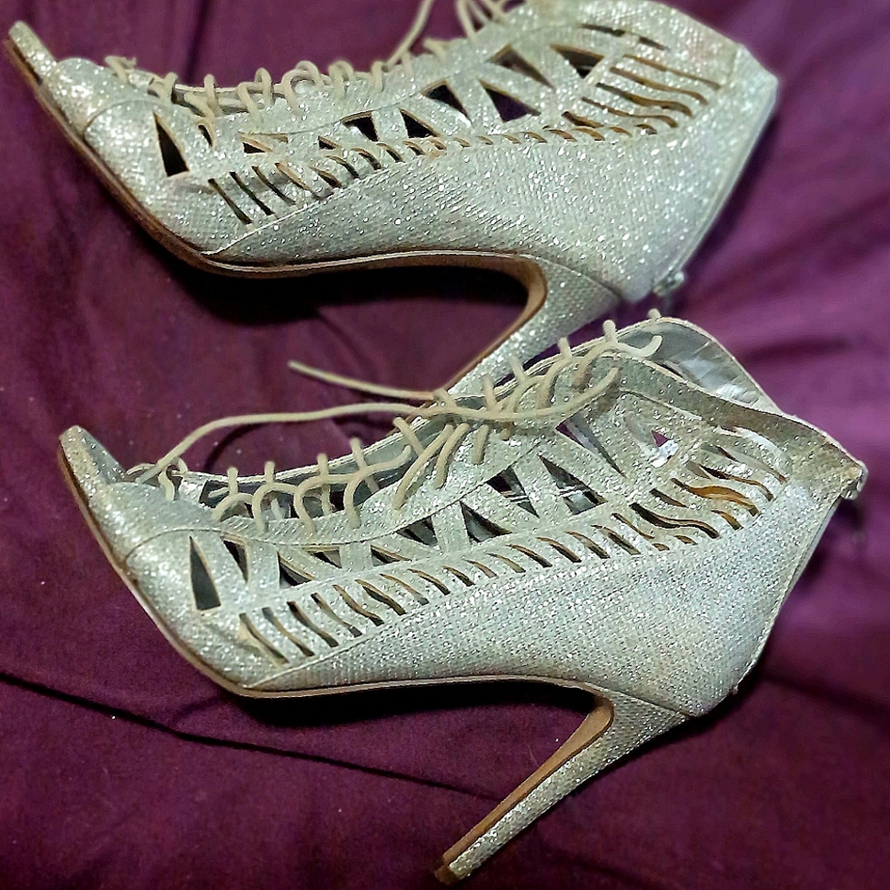 Paprika gold heels